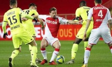 瓦力棋牌游戏-包含南特客场惨败，连续输球局势不利法甲保级的词条