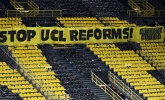 瓦力棋牌游戏-包含洛里昂欲续约德甲球员，等待俱乐部回应的词条