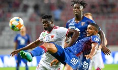 瓦力官网-热血球员在意甲赛场挥汗奋战