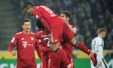 瓦力棋牌游戏-勒沃库森逆袭成功，沙尔克继续颓势难挽