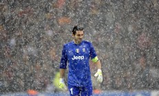 瓦力棋牌app-数据战争，当76人用算法突围火箭，班凯罗用天赋接管排名争夺战