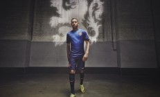 瓦力棋牌游戏-青铜战鼓，绿茵绝境中响起的塞内加尔惊雷