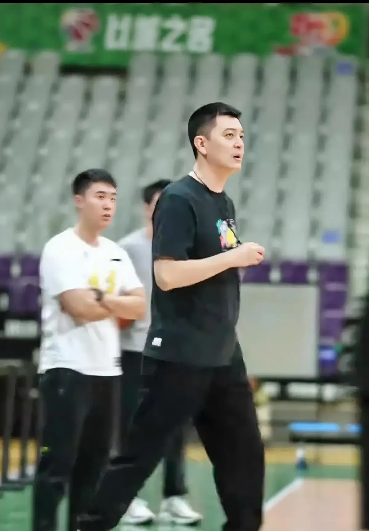 激烈对抗展现球队实力,球员拼搏精神可嘉的简单介绍 激烈对抗展现球队实力,球员拼搏精神可嘉的简单介绍