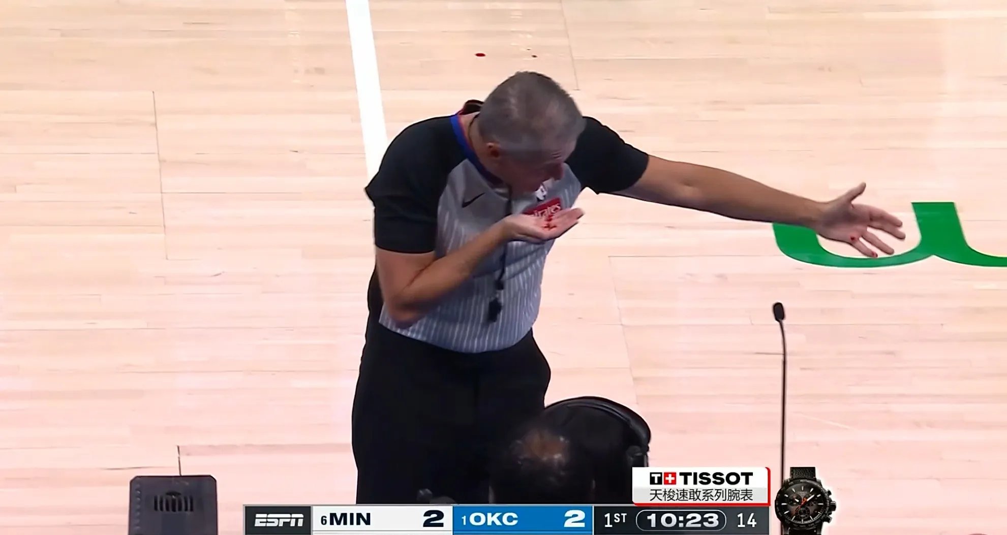 森林狼球星传球高难度,展现突出组织能力 森林狼球星传球高难度,展现突出组织能力