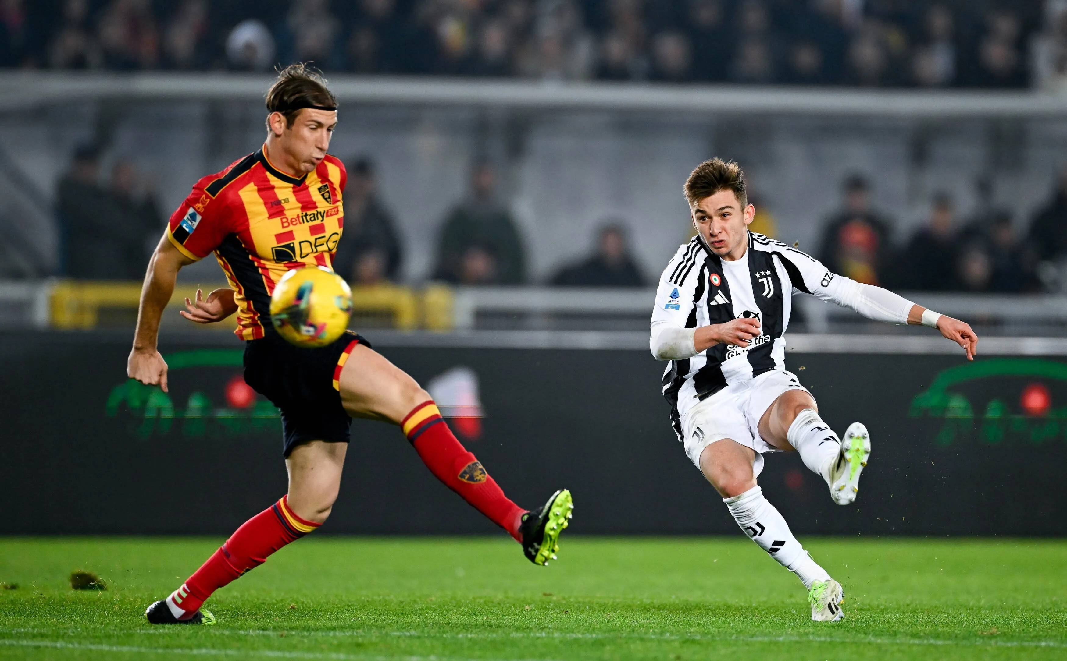 包含那不勒斯大胜对手，继续领跑积分榜的词条