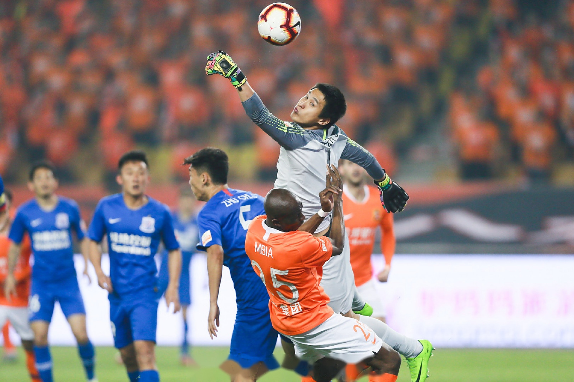 武汉卓尔主场战胜申花，实现保级突破的简单介绍