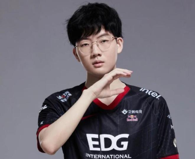 BLG绝杀EDG，Viper拿下关键大龙顶尖较量四强赛，成为赛场最大亮点的简单介绍