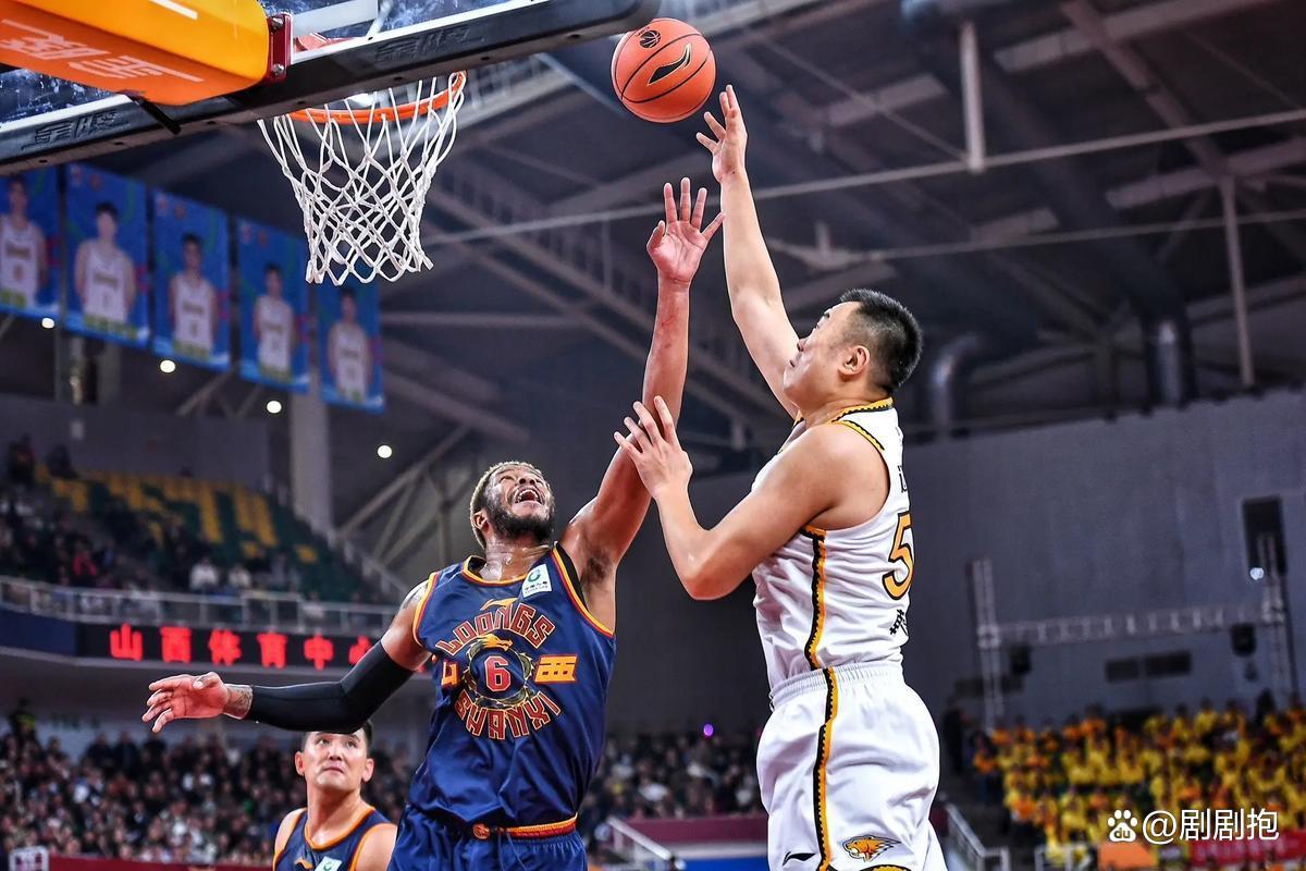 河北男篮连胜九场，成为争冠热门