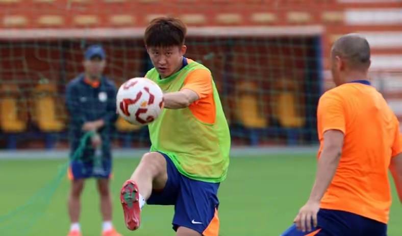 关于沙尔克04战绩下滑,急需提振信心的信息 关于沙尔克04战绩下滑,急需提振信心的信息