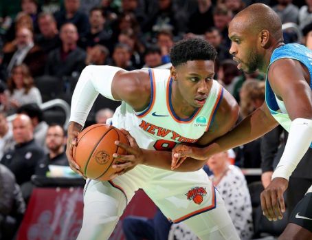 雄鹿队击败老鹰队,字母哥轰下三双 雄鹿队击败老鹰队,字母哥轰下三双