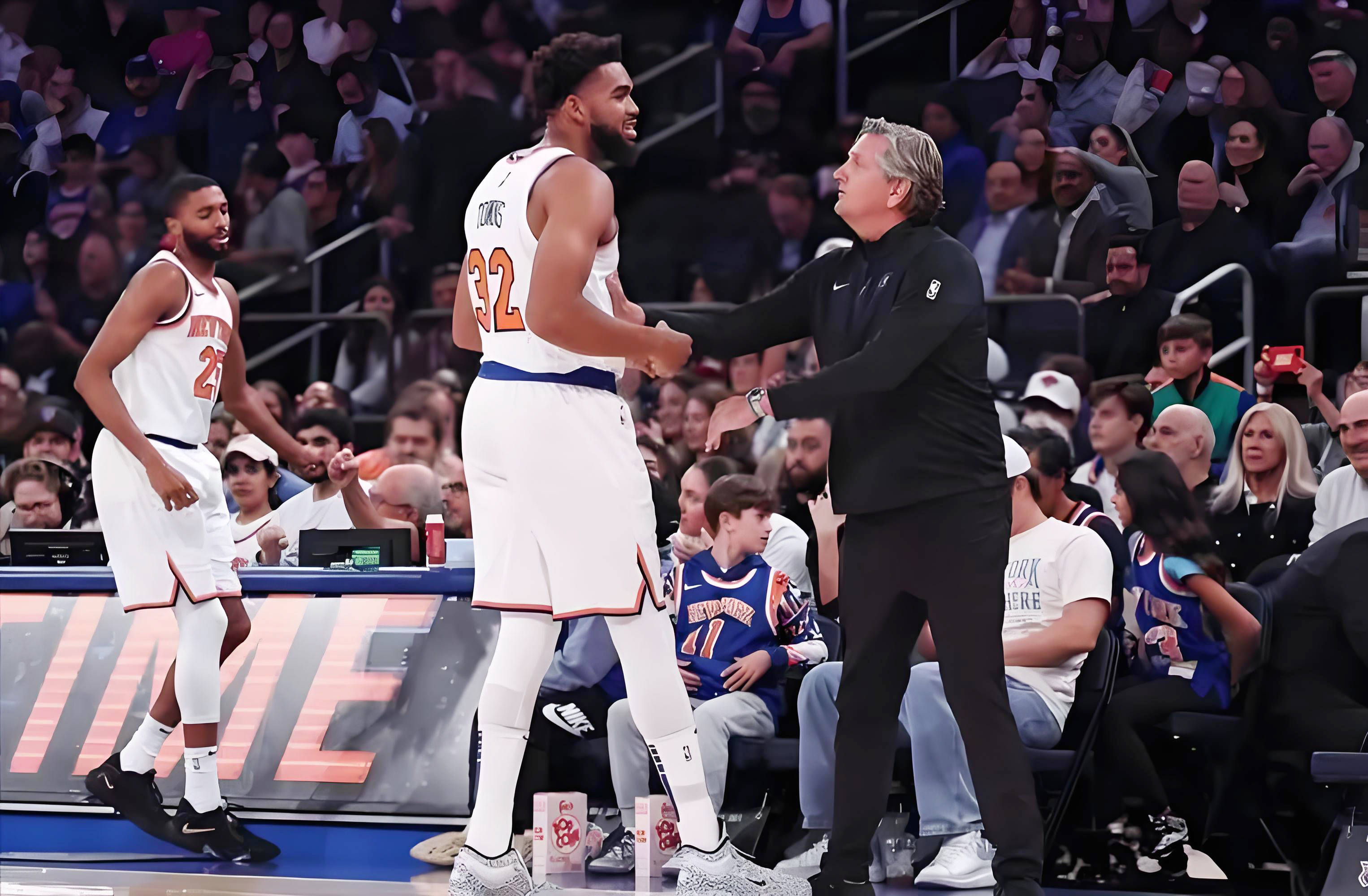 尼克斯球员展现锐气备战新赛季 尼克斯球员展现锐气备战新赛季