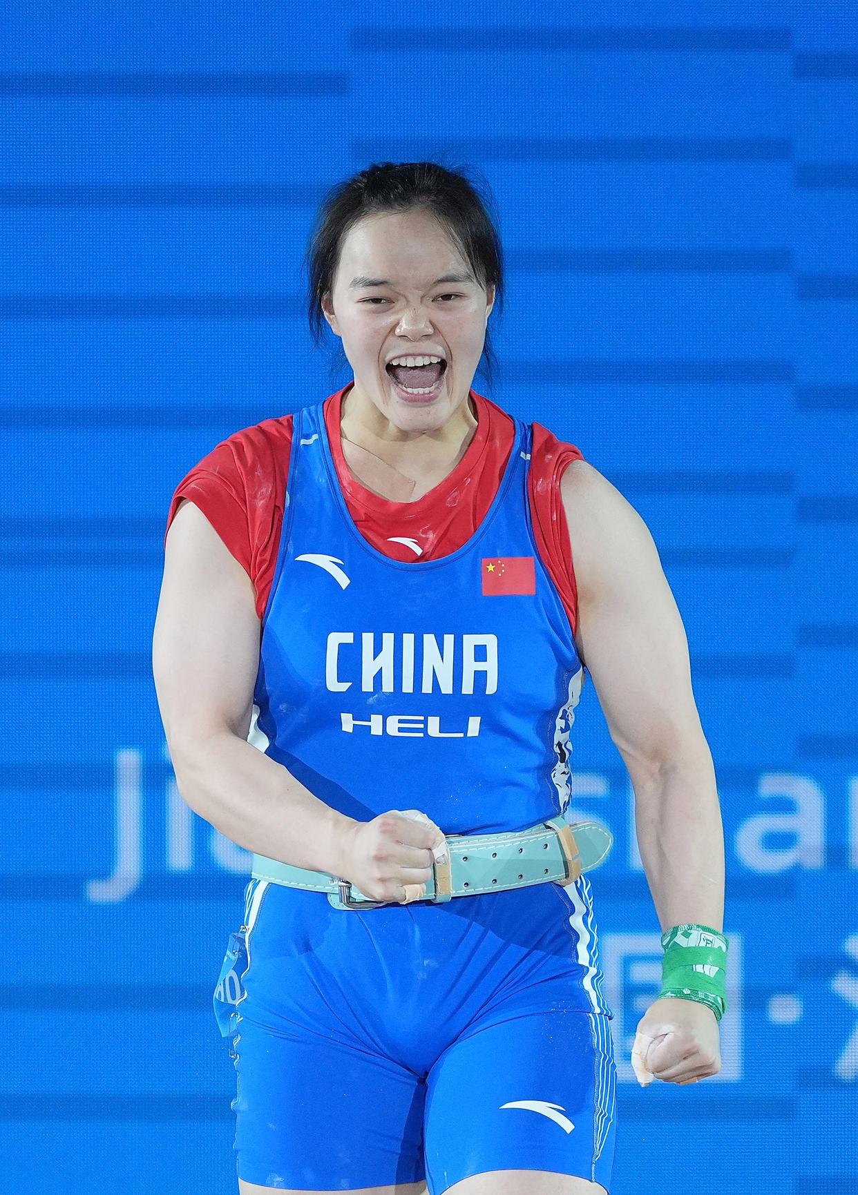 印度选手斩获铜牌,女子举重项目令人瞩目 印度选手斩获铜牌,女子举重项目令人瞩目