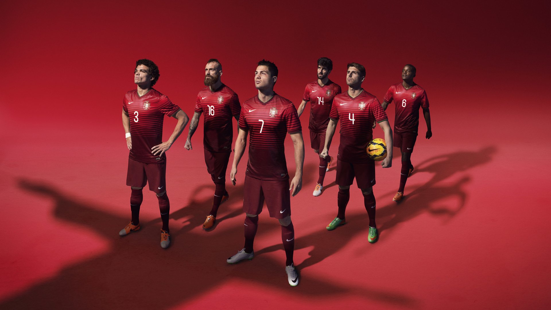 神迹与连环重炮,阿圭罗统治全场,新西兰的闪电得分链压制乌拉圭