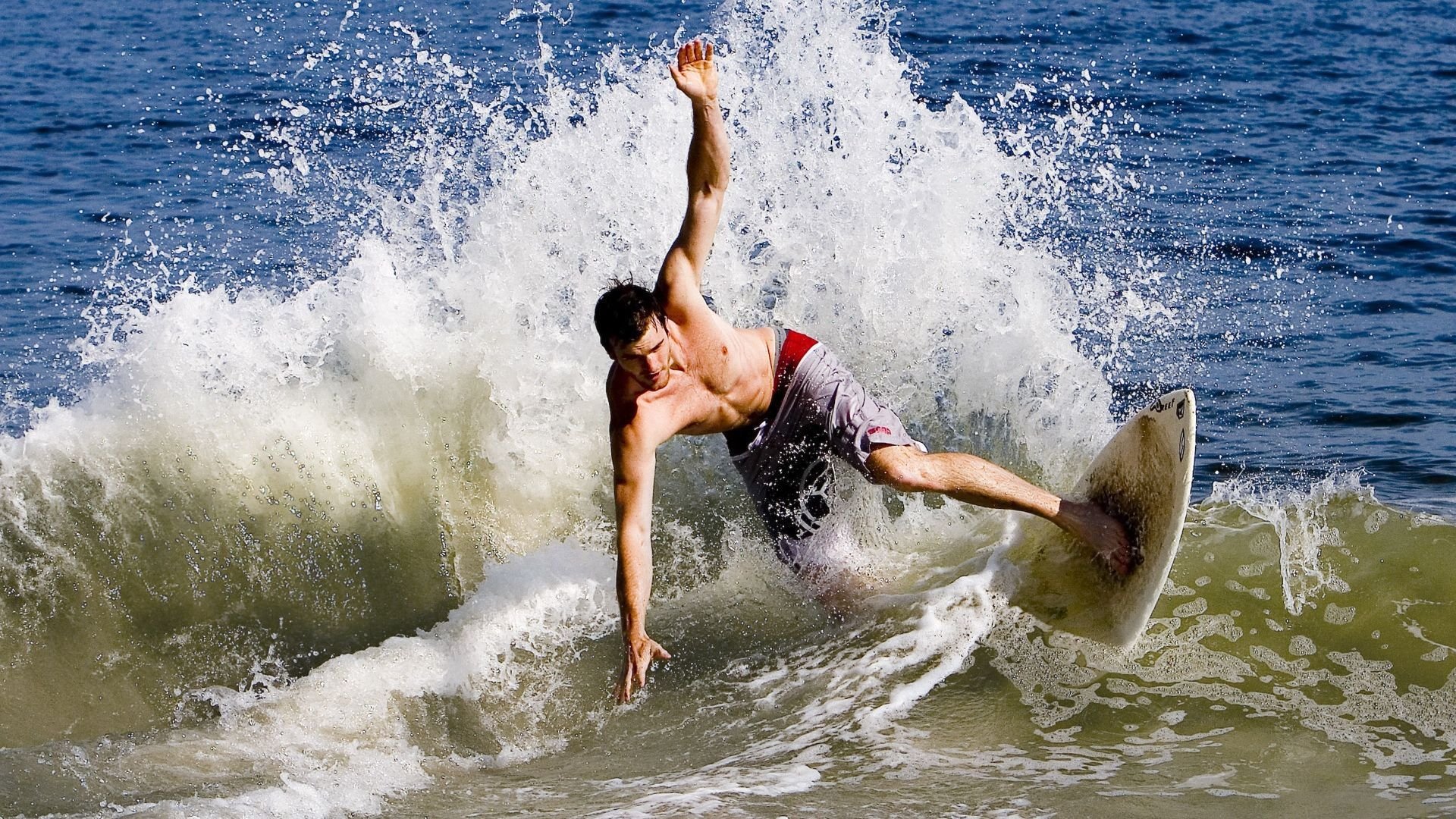 新星刺破长夜,绝杀与纪录背后的世代更迭