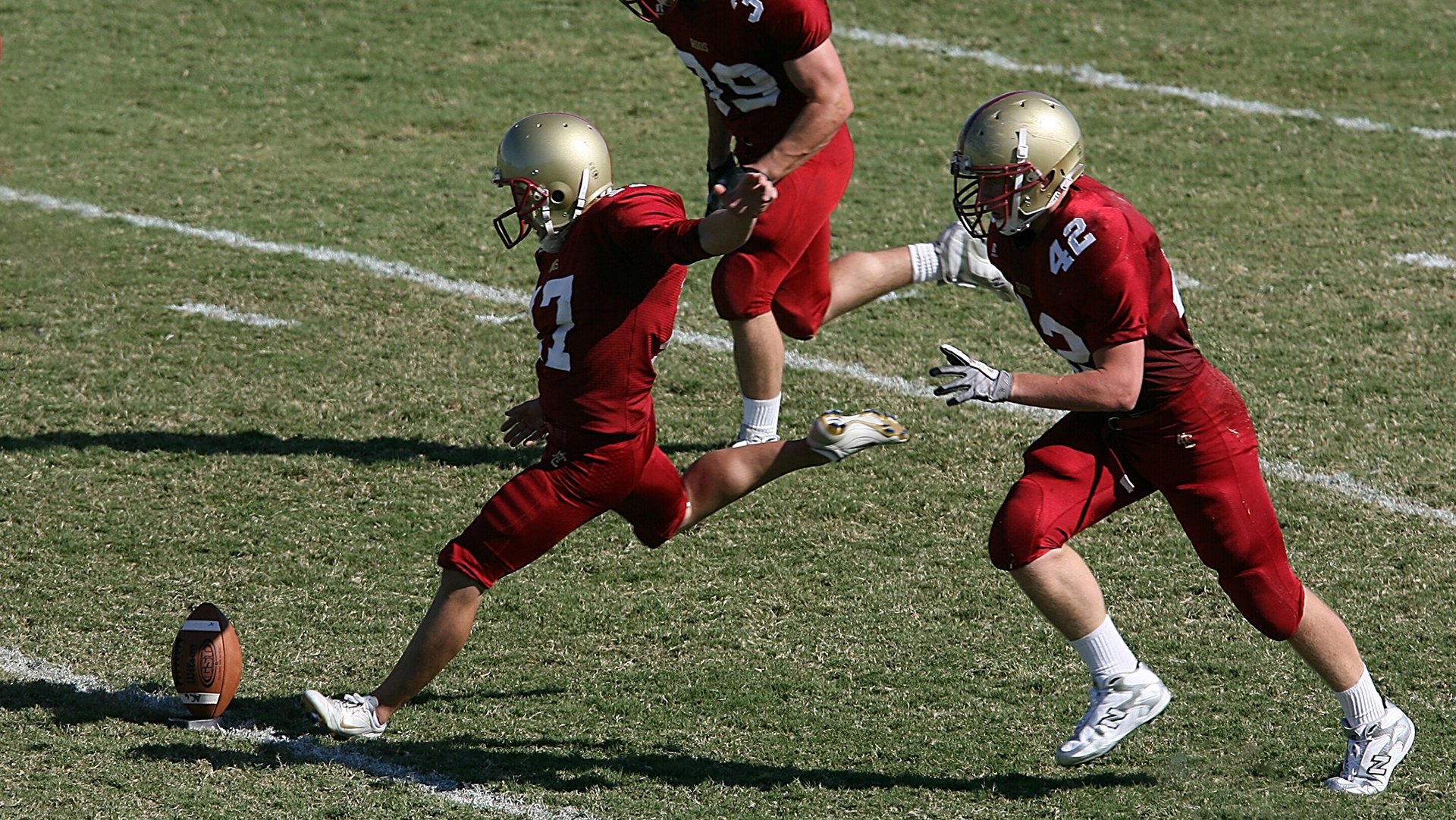 平行时空的终极对决,当卡塔尔金元足球遭遇委内瑞拉石油军团,穆勒为何成为穿越维度的胜负手?