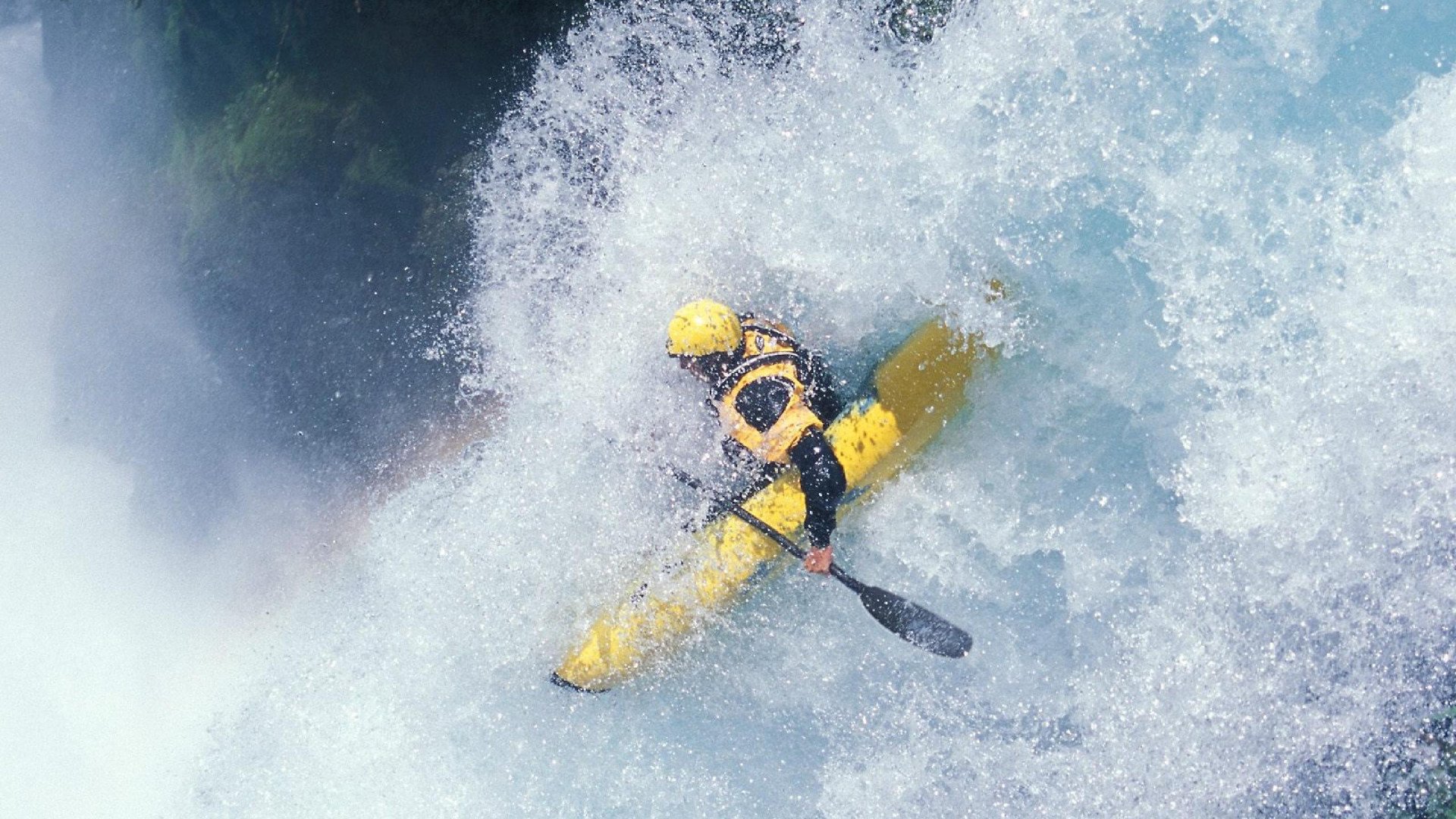 当足球精灵驶入钢铁洪流,内马尔征服F1街道赛之夜